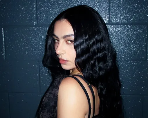 Гофре снова в моде: как носить обновлённую укладку в 2026 году