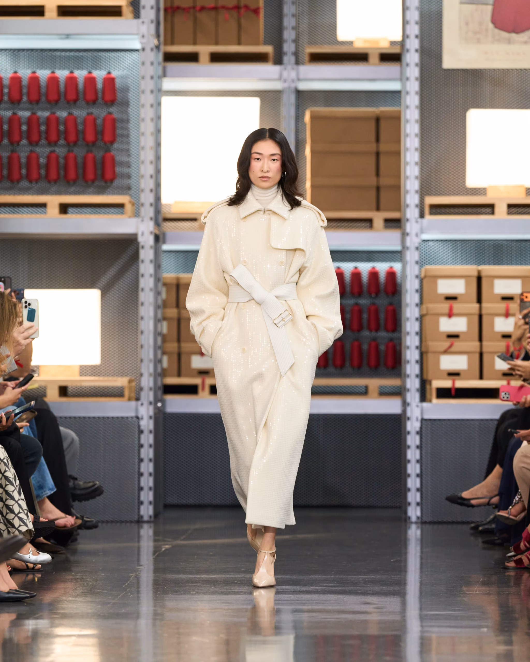 Max Mara отметила 75-летие показом Resort 2027 в Шанхае