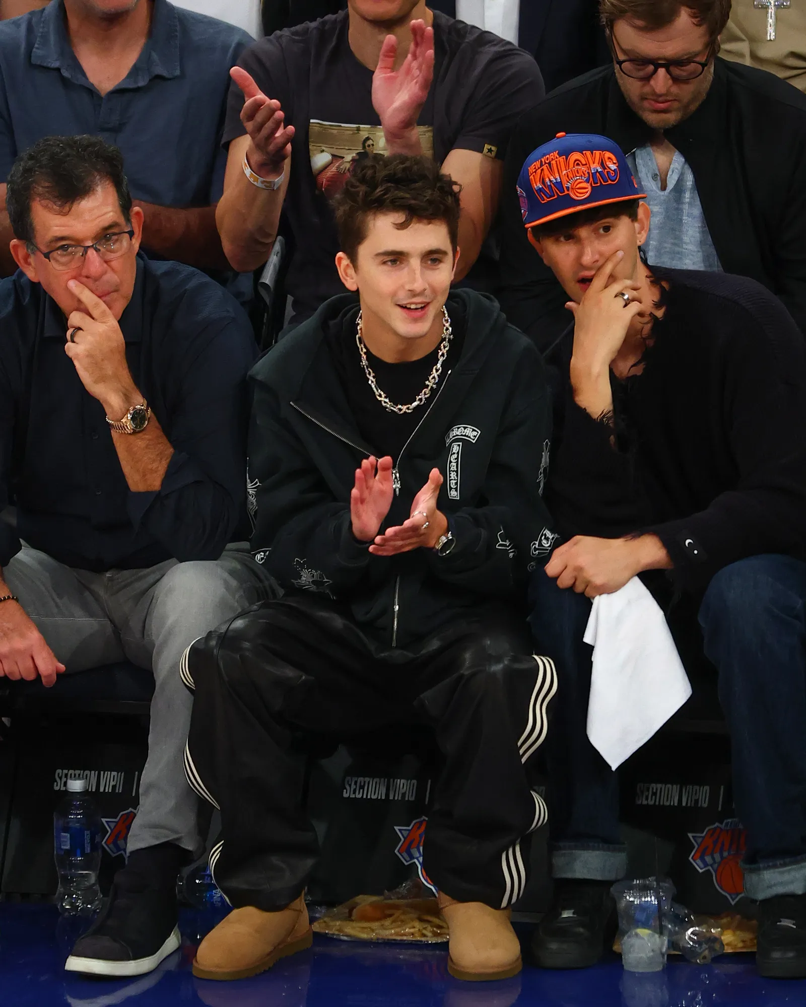 Сколько стоит гардероб Тимоти Шаламе в Chrome Hearts для матчей плей-офф NBA