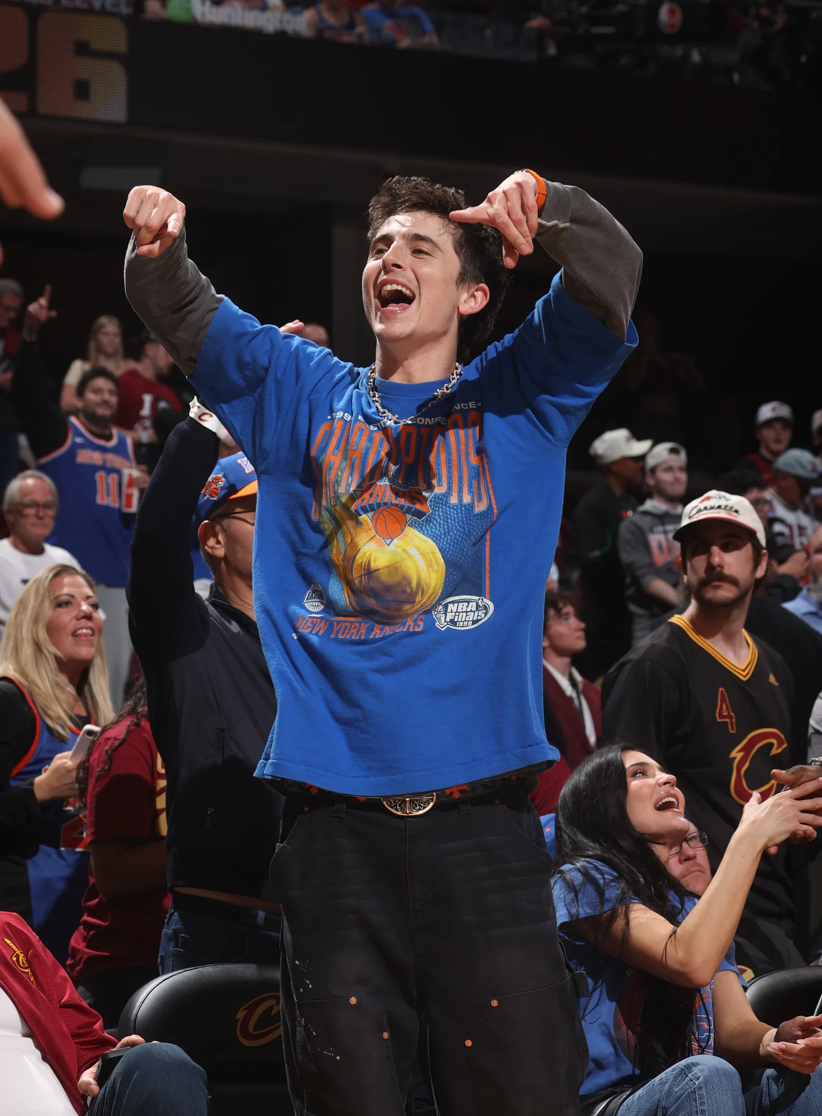 Сколько стоит гардероб Тимоти Шаламе в Chrome Hearts для матчей плей-офф NBA