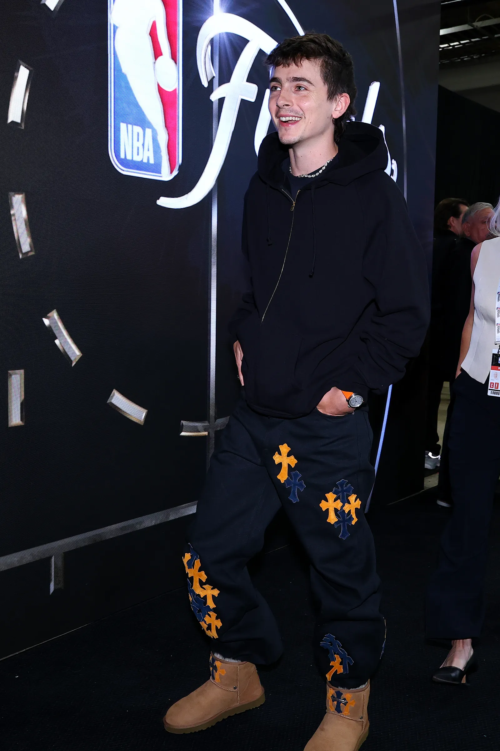 Сколько стоит гардероб Тимоти Шаламе в Chrome Hearts для матчей плей-офф NBA