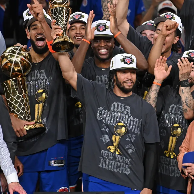 Spike Lee и его сын Jackson Lee представили персональную джерси-куртку для парада Knicks