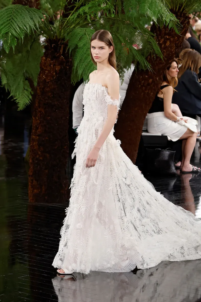 Dior Couture AW26 в цифрах: папоротники, скульптурные береты и новая bridal-история Джонатана Андерсона