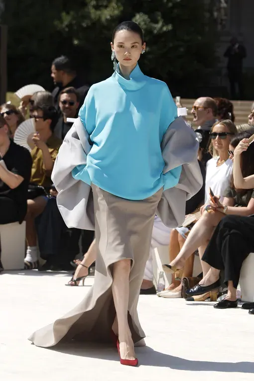 Показ Balenciaga Пьерпаоло Пиччоли: возвращение к телу и форме