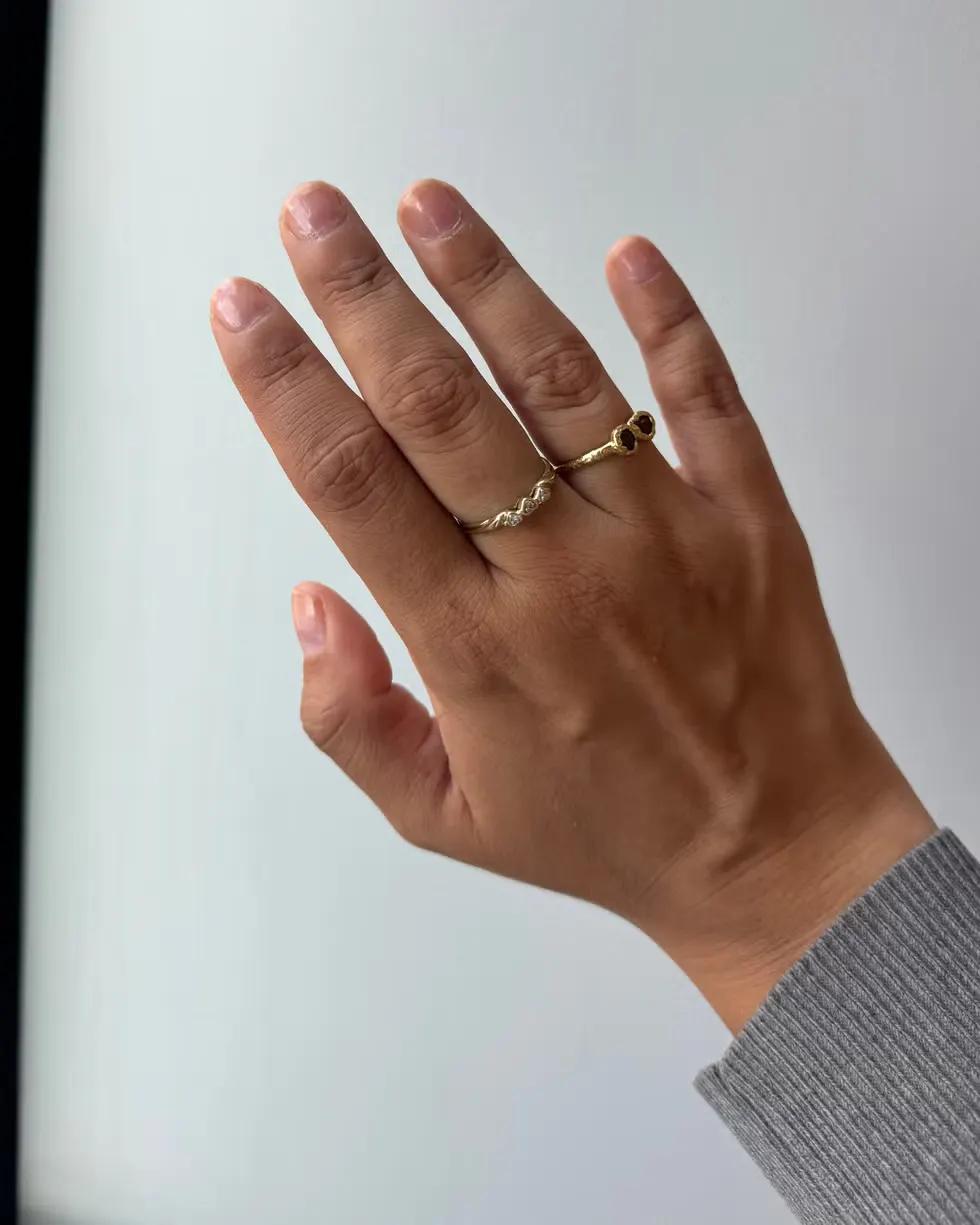Essie Break Fix: как редактор Cosmopolitan помогла восстановить повреждённые ногти после гель-маникюра