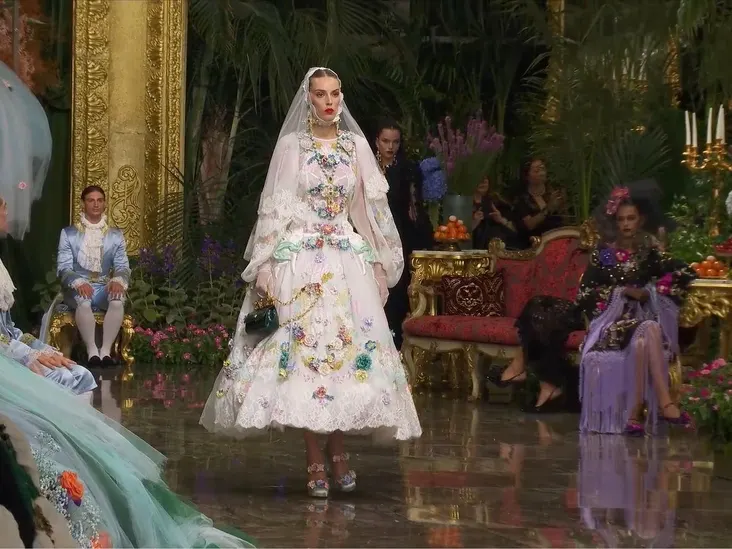 Dolce & Gabbana Alta Moda показали Италию, Сицилию и разные образы Женщины