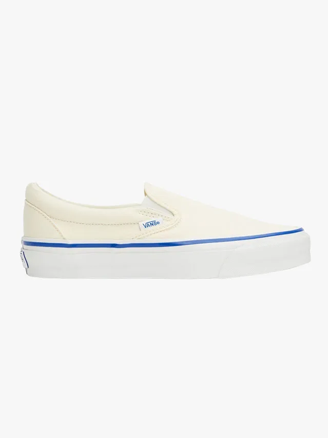 GQ назвал лучшие мужские слипоны 2025 года: от Vans до Lemaire
