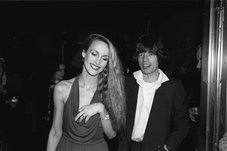 Джерри Холл исполняется 70: как менялся стиль одной из главных моделей 1970-х