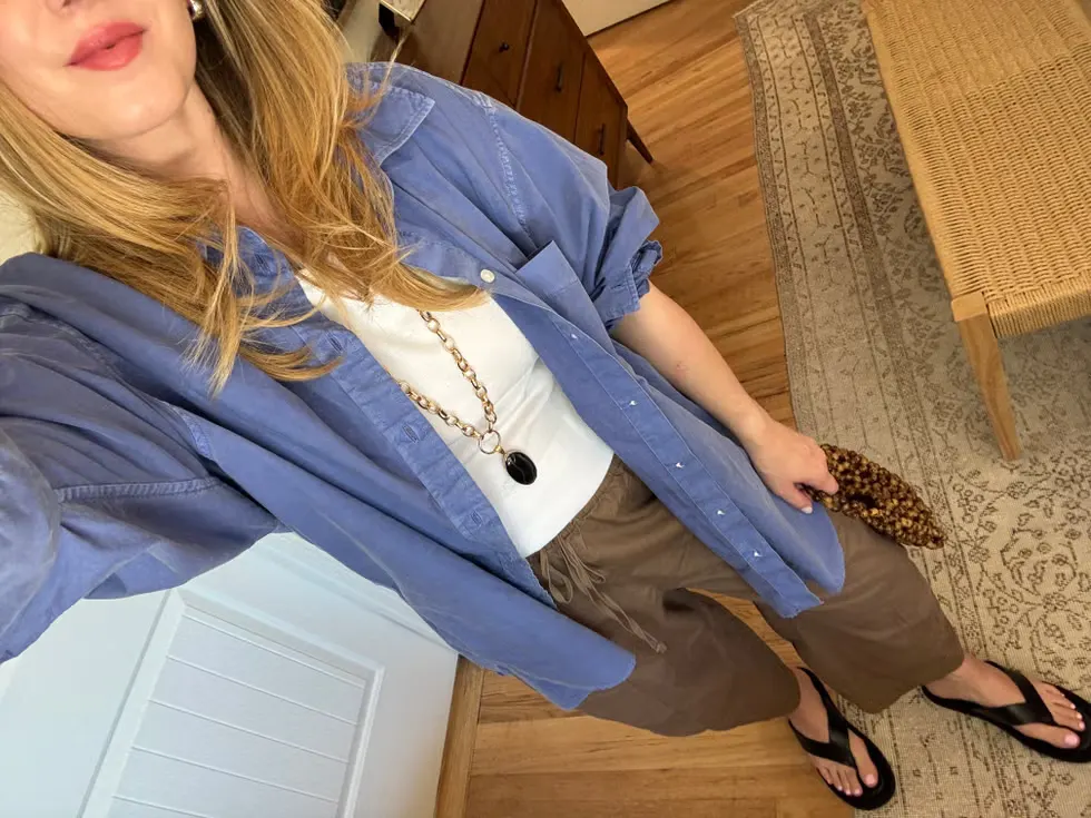 Лёгкие летние брюки Banana Republic, которые работают на жару, поездки и каждый день