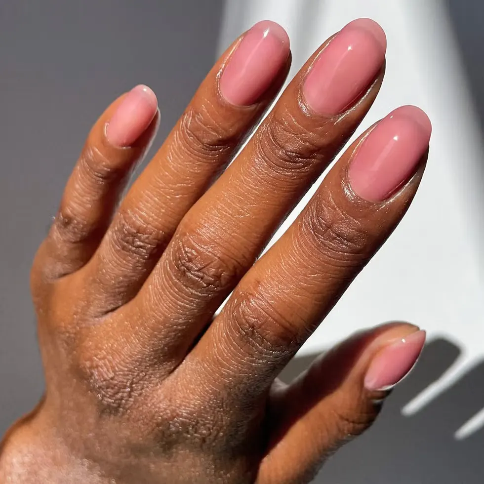 Летний маникюр в розовой гамме: 9 идей от французского френча до jelly nails