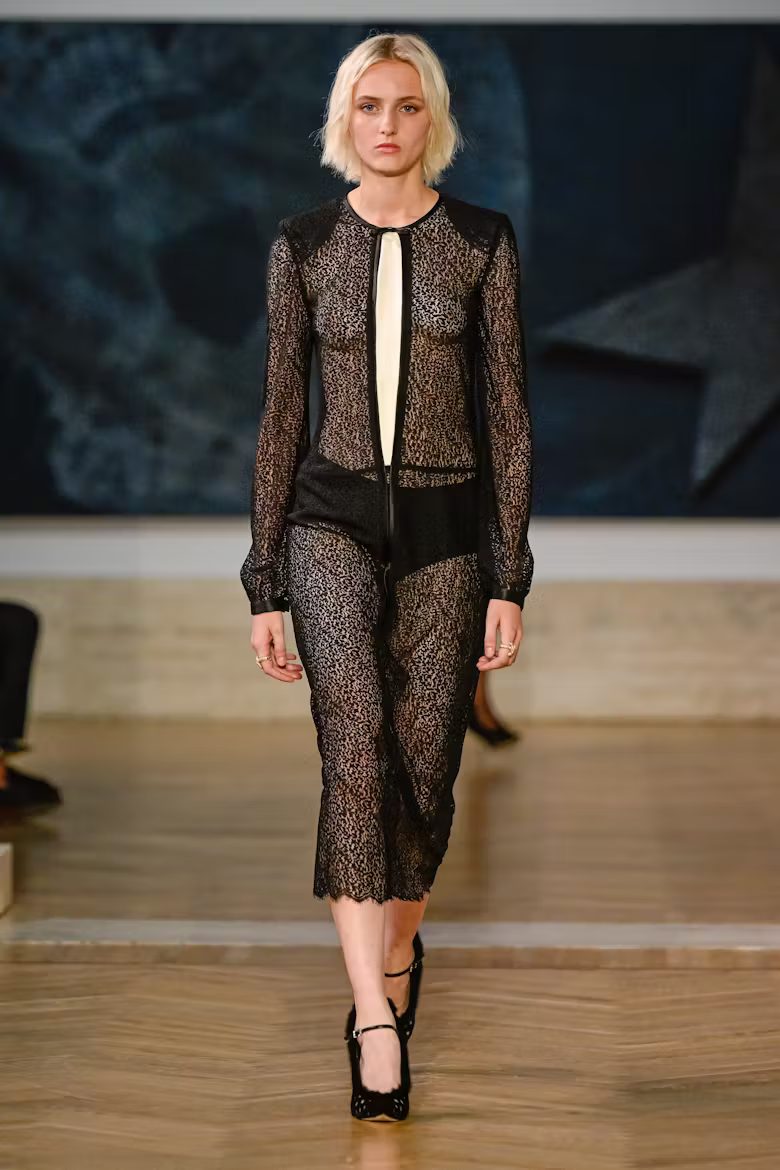 Maria Grazia Chiuri представила дебютную кутюрную коллекцию Fendi в Риме