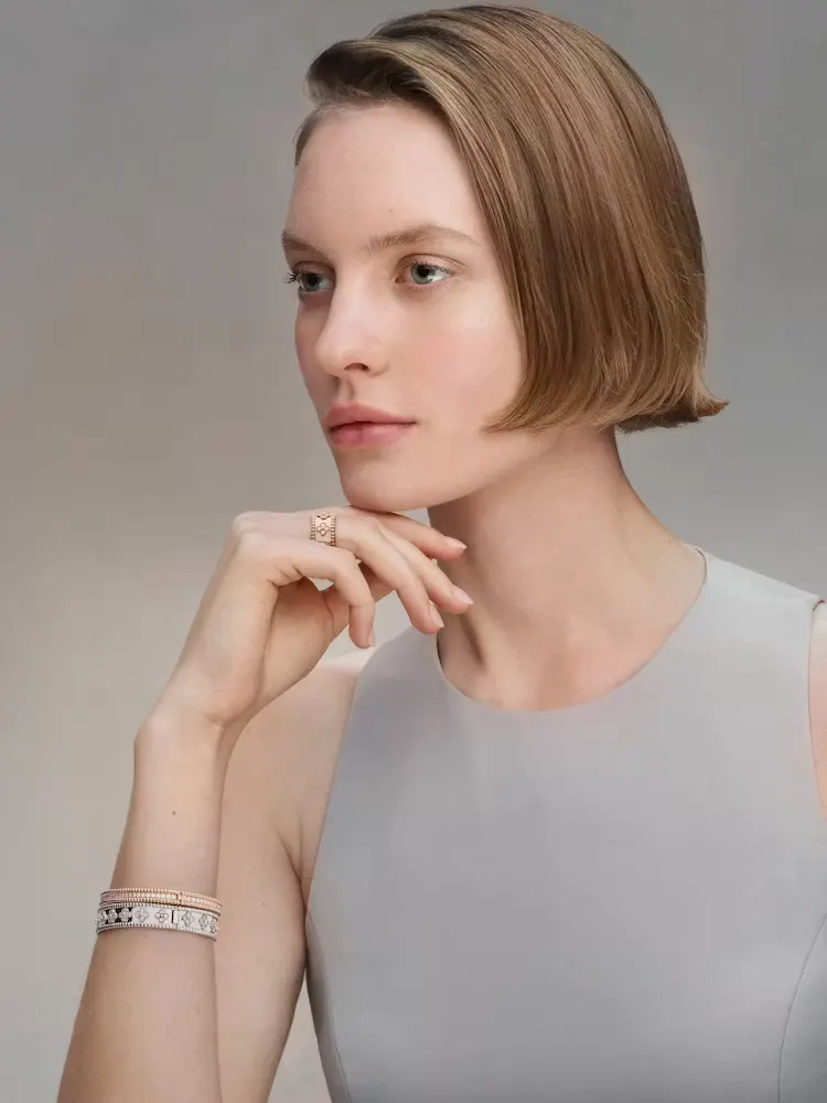 Van Cleef & Arpels показал коллекцию Perlée, созданную для сочетаний и многослойности