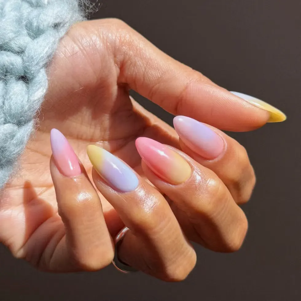 Летний нейл-тренд по знаку зодиака: от tomato nails до soft chrome
